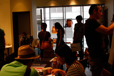 LEATHER-TUNA-展示会2011.jpg